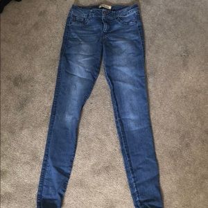 Mid rise skinny jeans/jeggings💟